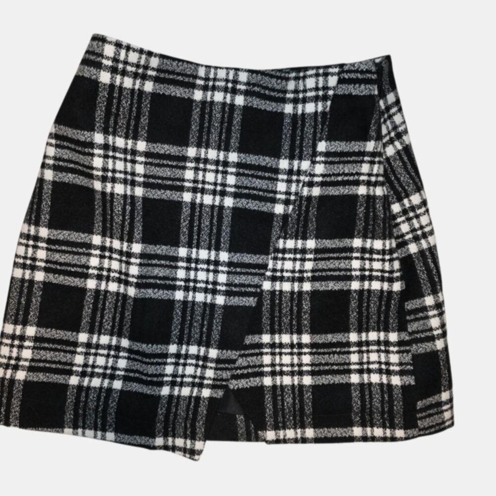 Black White Plaid Mini Skirt Women’s Classic Tartan Schoolcore Preppy